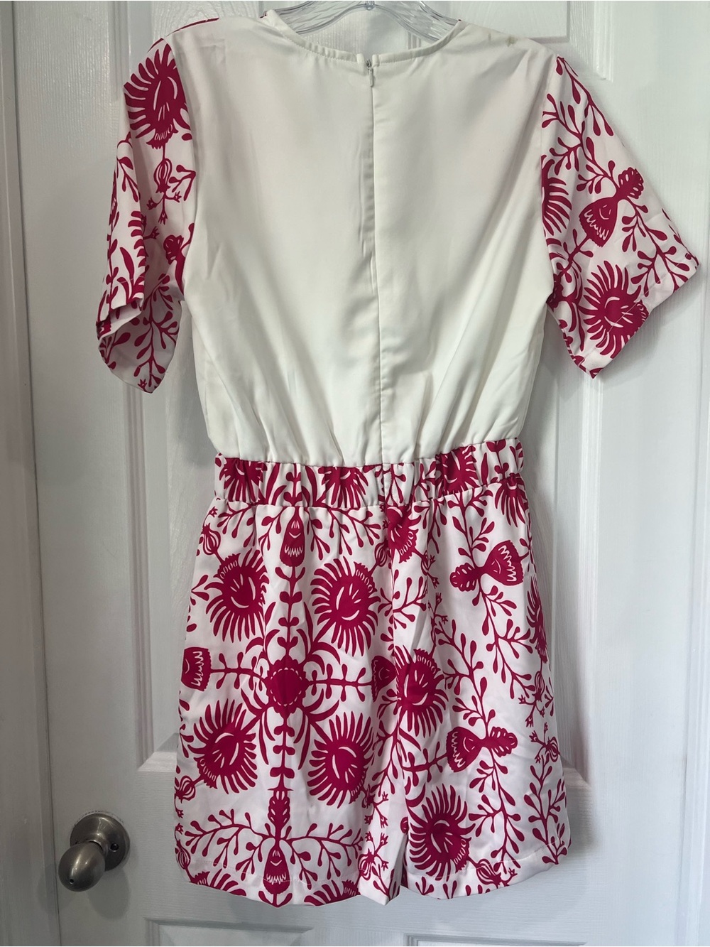 White and Fuchsia Floral V-Neck Short Dress Perfect condition!!! - Picture 2 of 5